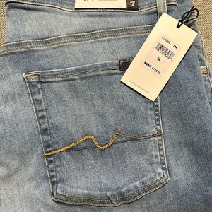 7 For All Mankind Josefina Feminine Boyfriend jeans Size 34 NWT